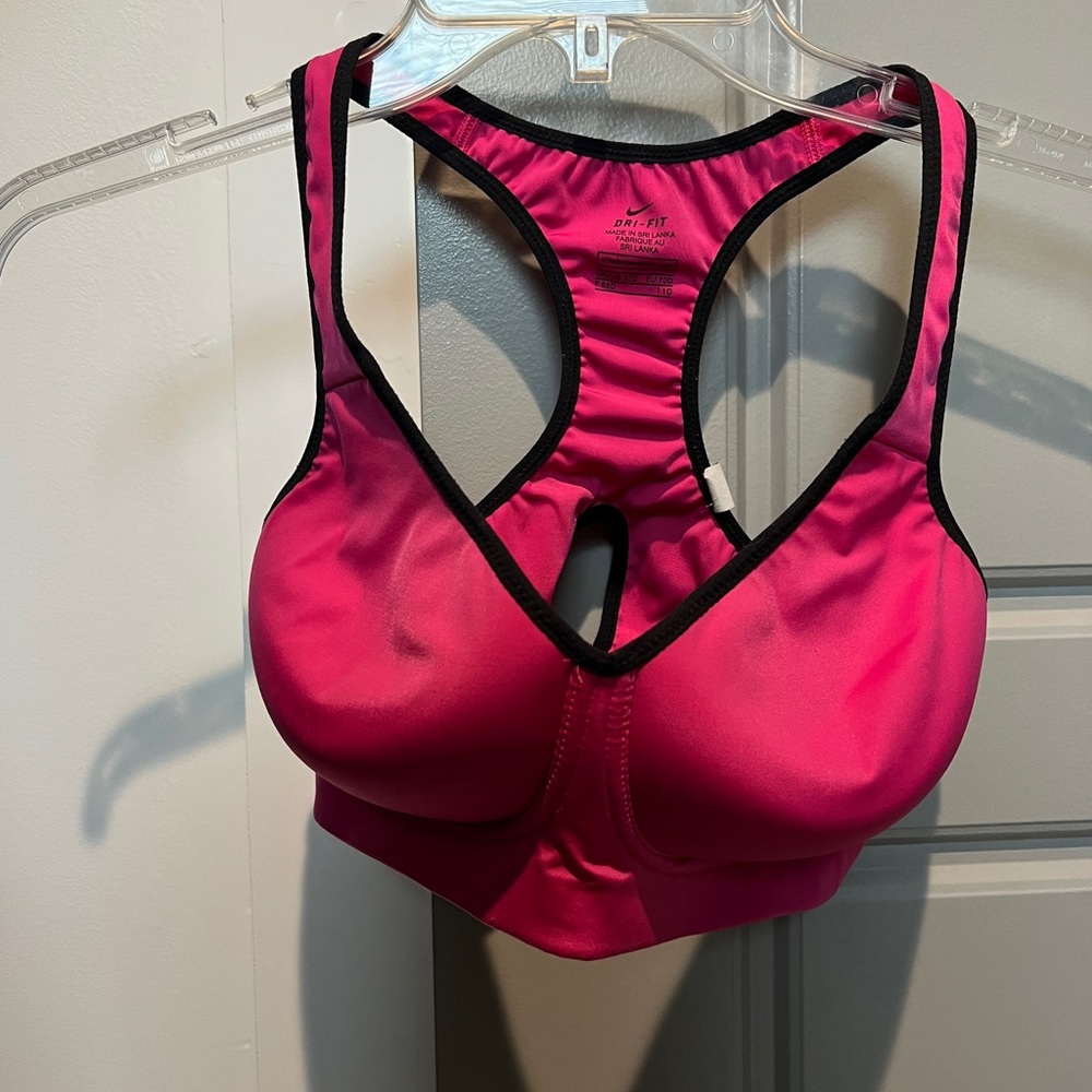 Nike 32D sports bra